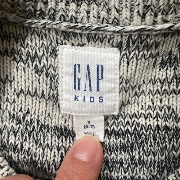 Boys Gap Kids Sweater Size Small (6/7) - Picture 2 of 3